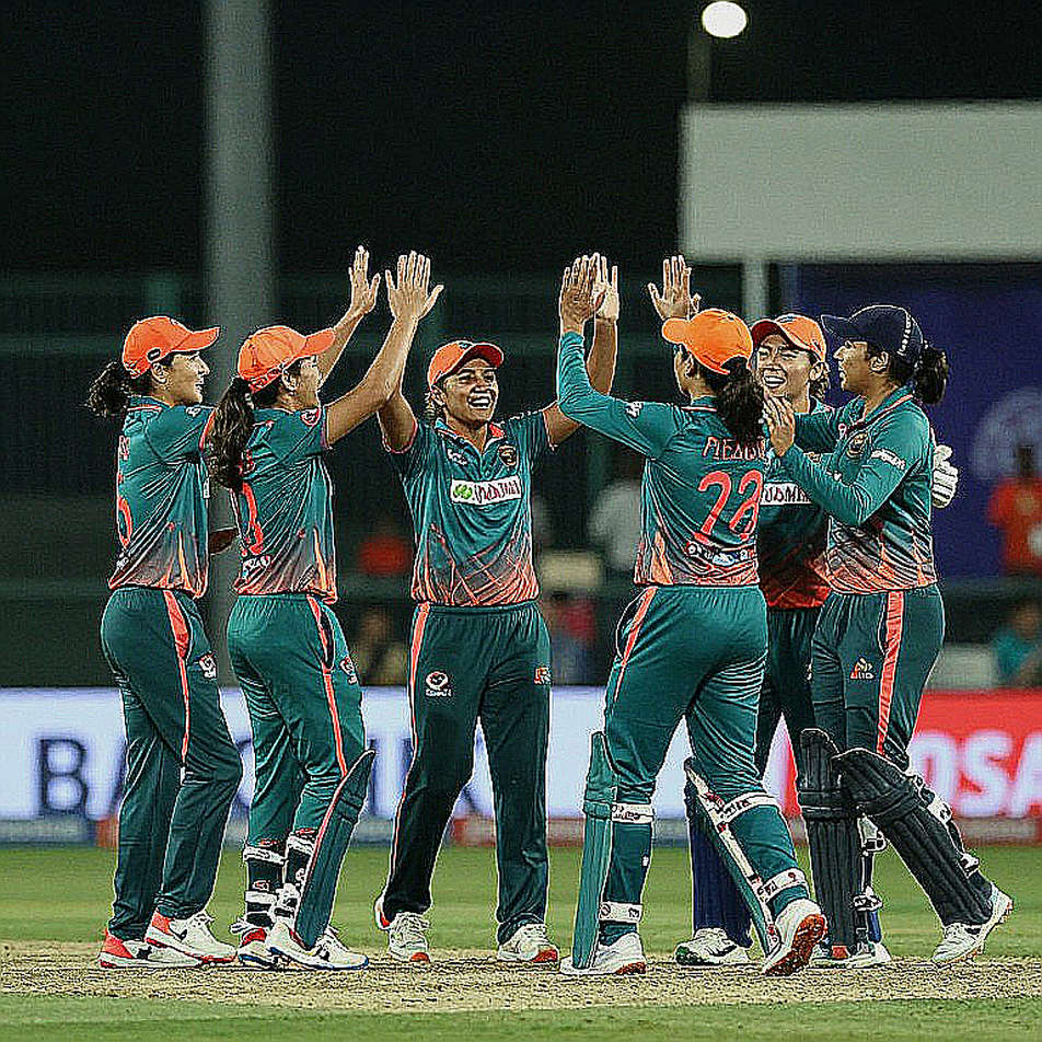 বিপিএলে লাহোর কালান্দার্স: যে হিসাব মাঠে নয়, ব্যালান্স শিটে