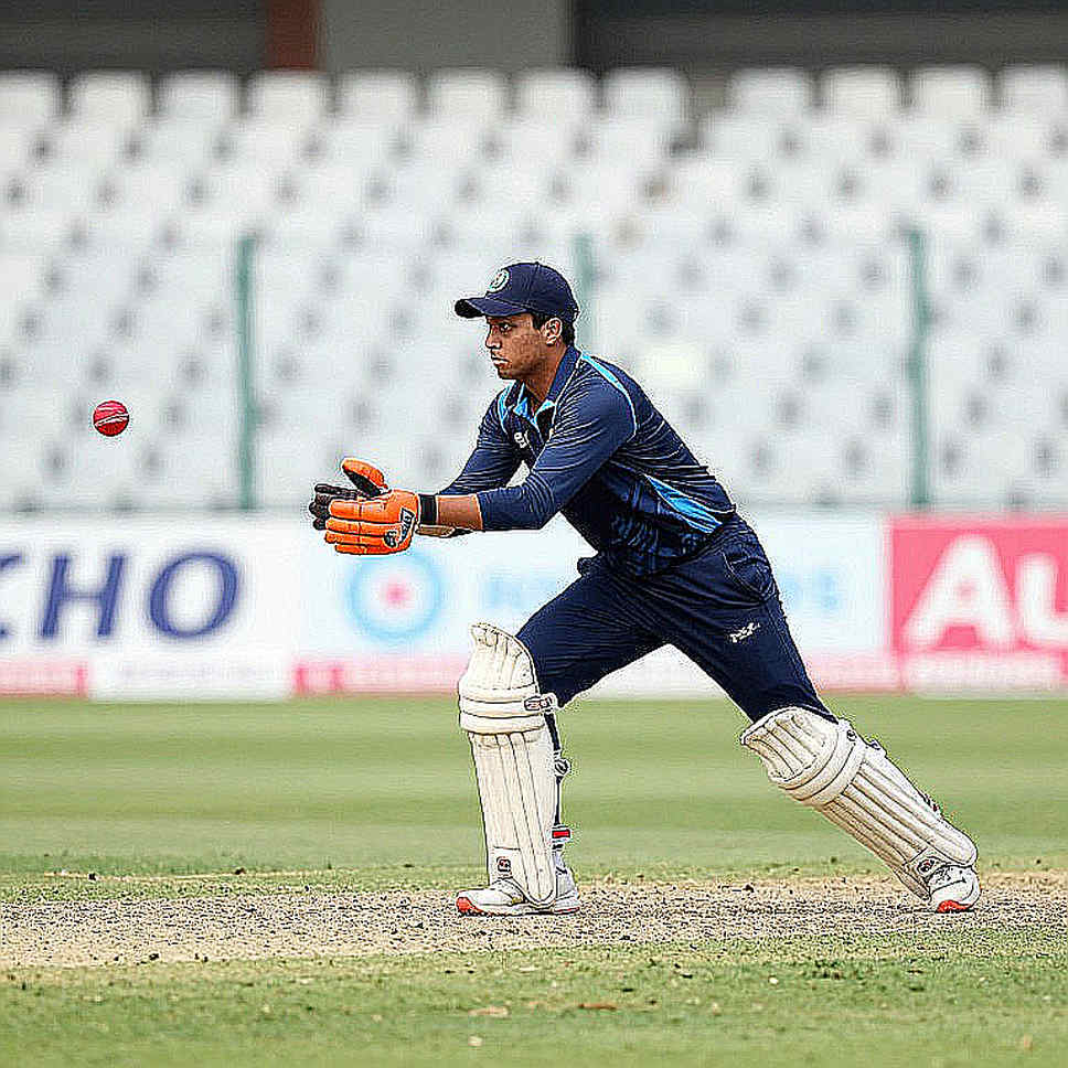 যে ঘড়িটা ব্যাটসম্যানকে আউট করে: টুর্নামেন্ট ক্রিকেটের অদৃশ্য রেফারি